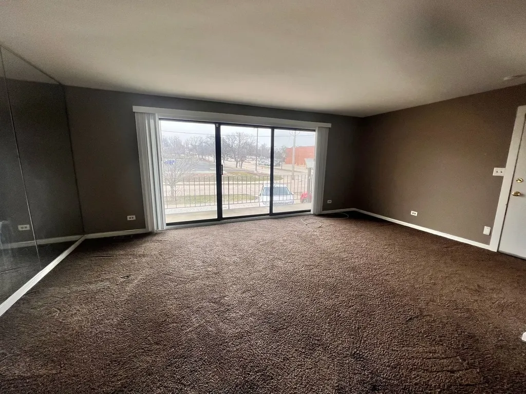 16W611 56TH Street Clarendon Hills IL 60514