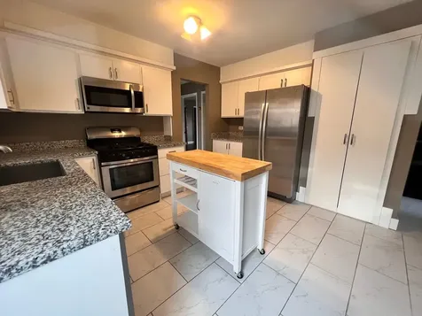 16W611 56TH Street Clarendon Hills IL 60514