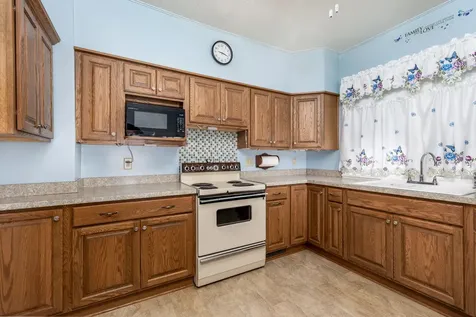 216 West 10th Street Streator IL 61364