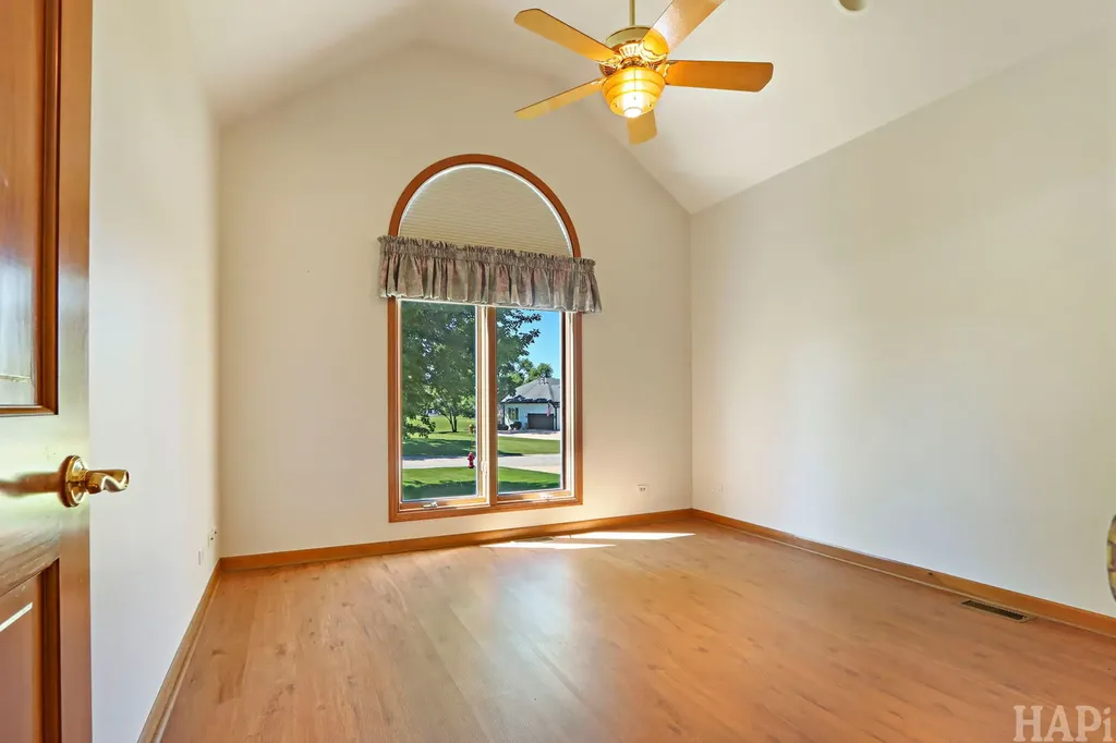 24852 West Nicklaus Way Antioch IL 60002