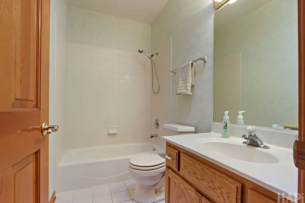 24852 West Nicklaus Way Antioch IL 60002