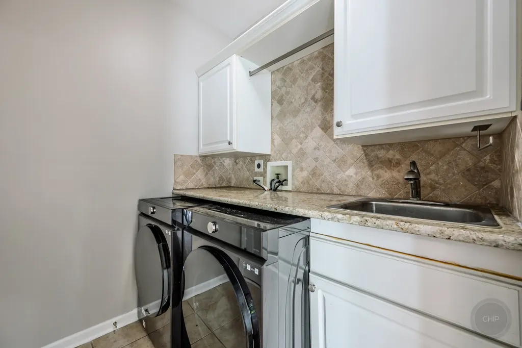 634 Brooklyn Drive Aurora IL 60502