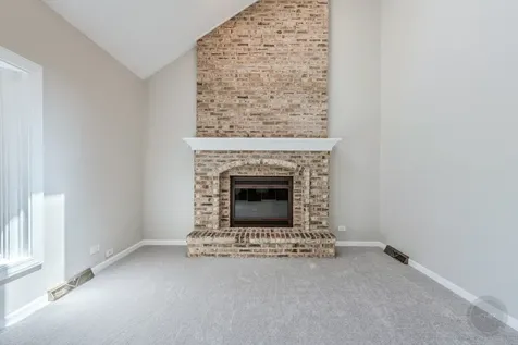 634 Brooklyn Drive Aurora IL 60502