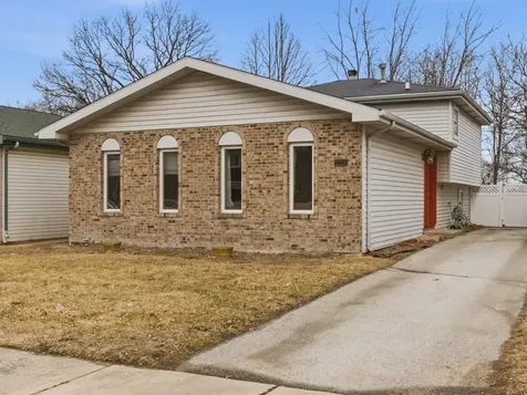 2736 East Goodrich Avenue E Burnham IL 60633