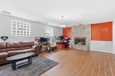 2736 East Goodrich Avenue E Burnham IL 60633