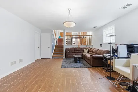 2736 East Goodrich Avenue E Burnham IL 60633