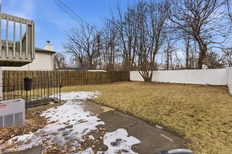 2736 East Goodrich Avenue E Burnham IL 60633