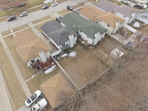 2736 East Goodrich Avenue E Burnham IL 60633