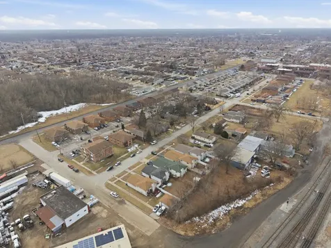 2736 East Goodrich Avenue E Burnham IL 60633