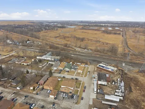 2736 East Goodrich Avenue E Burnham IL 60633