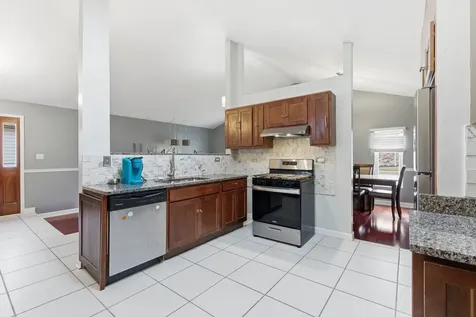 2736 East Goodrich Avenue E Burnham IL 60633