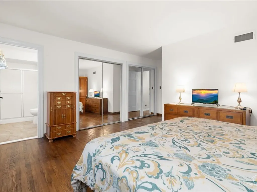 6531 Midhurst Road Downers Grove IL 60516