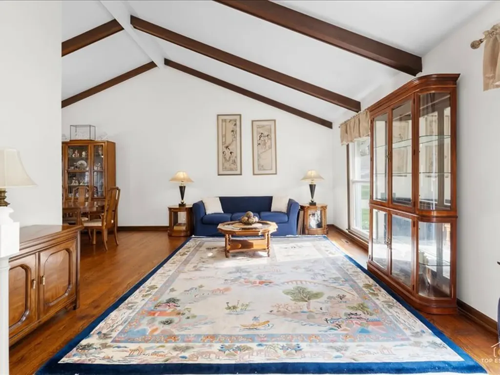 6531 Midhurst Road Downers Grove IL 60516