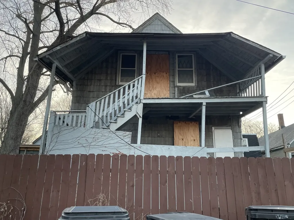 6530 South Carpenter Street Chicago IL 60621
