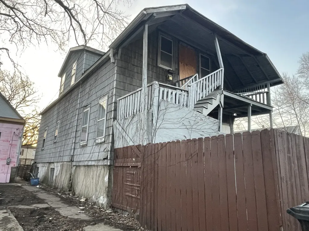 6530 South Carpenter Street Chicago IL 60621