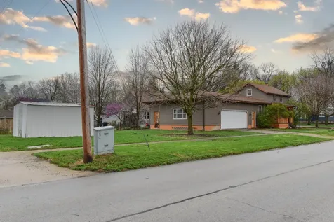310 North 1st Street Fairbury IL 61739