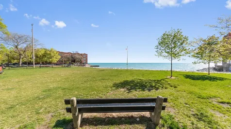 7501 North Eastlake Terrace Chicago IL 60626