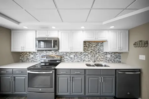 1389 Perry Street Des Plaines IL 60016