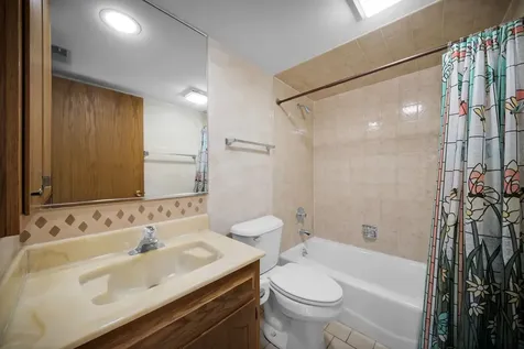 1389 Perry Street Des Plaines IL 60016