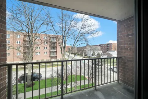 1389 Perry Street Des Plaines IL 60016