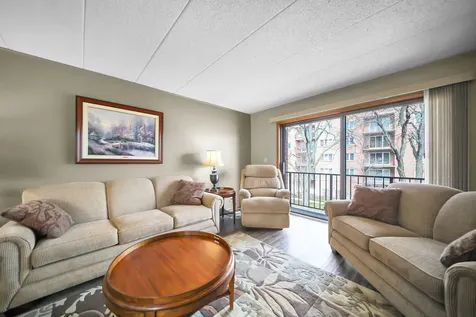 1389 Perry Street Des Plaines IL 60016