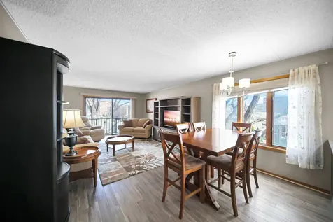 1389 Perry Street Des Plaines IL 60016