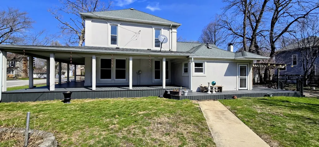 110 Duell Street Milmine IL 61855