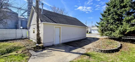 110 Duell Street Milmine IL 61855