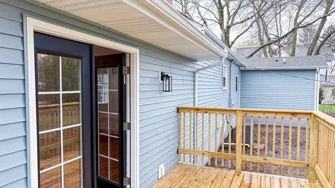 103 West 2nd Street Broadlands IL 61816