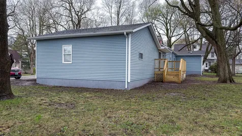 103 West 2nd Street Broadlands IL 61816