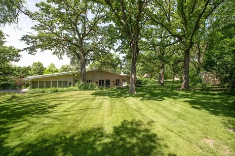 1196 Nottingham Lane Elgin IL 60120