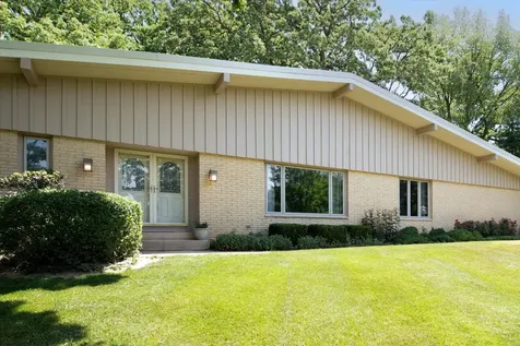 1196 Nottingham Lane Elgin IL 60120