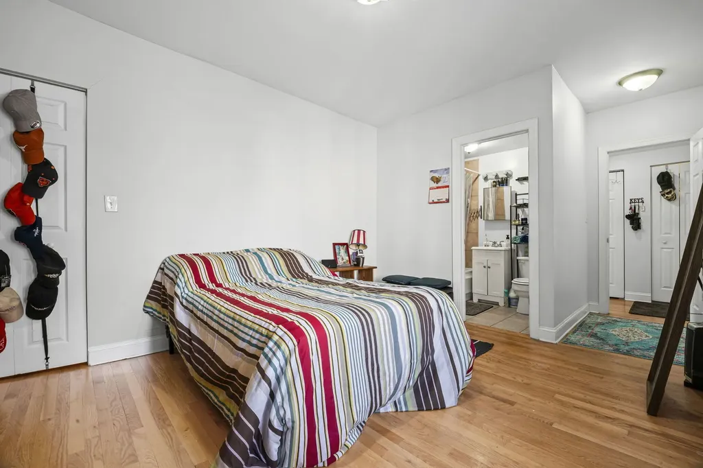 6319 North Sacramento Avenue Chicago IL 60659