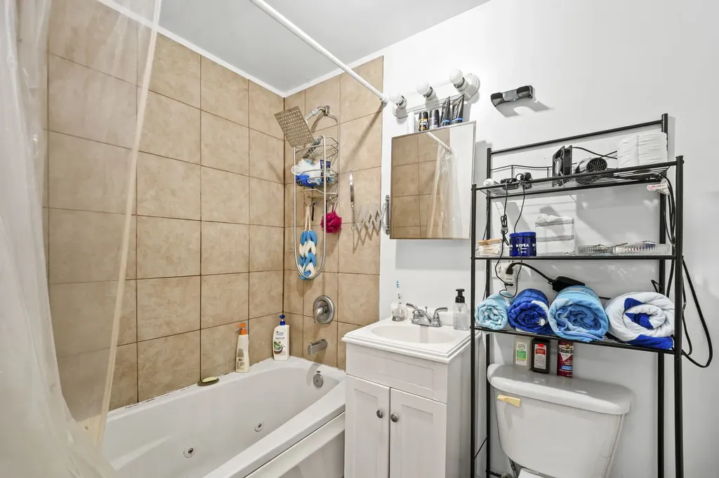 6319 North Sacramento Avenue Chicago IL 60659