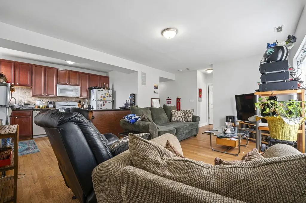 6319 North Sacramento Avenue Chicago IL 60659