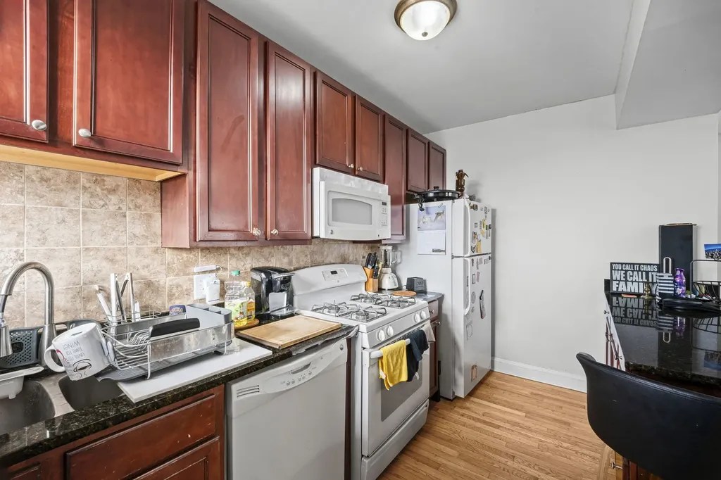 6319 North Sacramento Avenue Chicago IL 60659