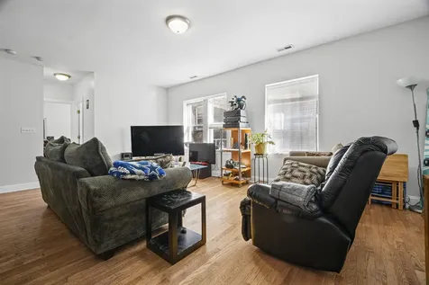 6319 North Sacramento Avenue Chicago IL 60659