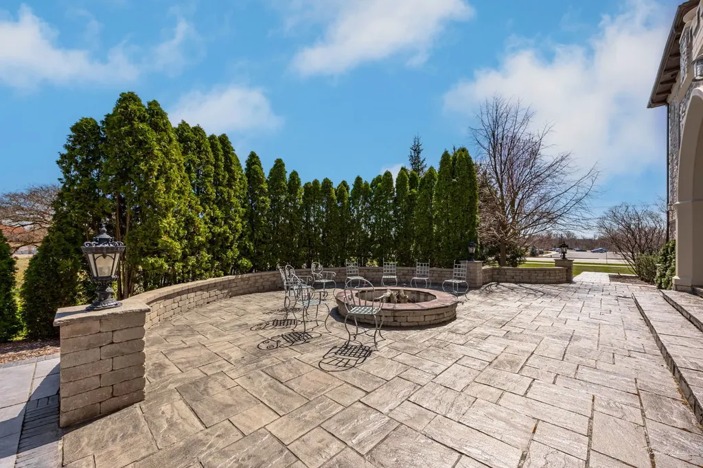 3015 Lincoln Road Oak Brook IL 60523