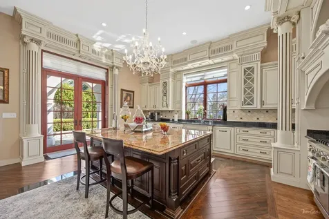 3015 Lincoln Road Oak Brook IL 60523