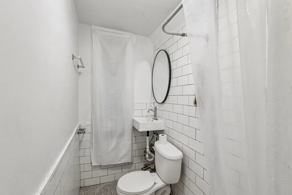 1908 South Loomis Street Chicago IL 60608