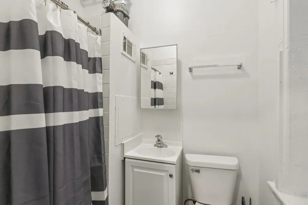 1908 South Loomis Street Chicago IL 60608