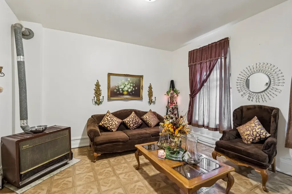1908 South Loomis Street Chicago IL 60608