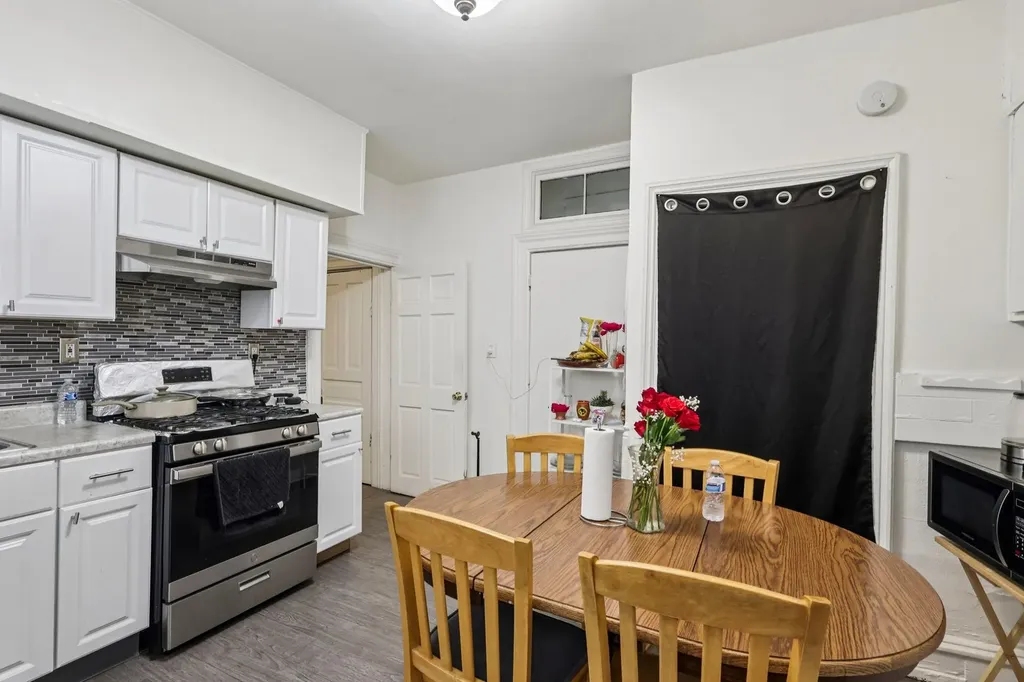 1908 South Loomis Street Chicago IL 60608