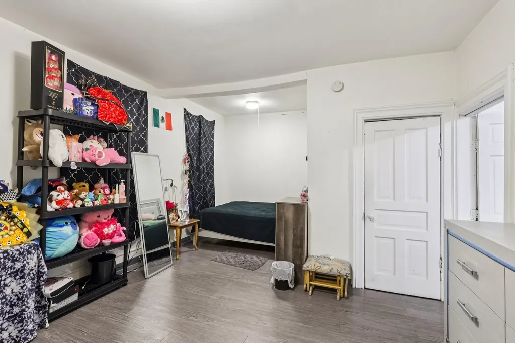 1908 South Loomis Street Chicago IL 60608