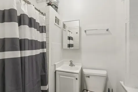 1908 South Loomis Street Chicago IL 60608