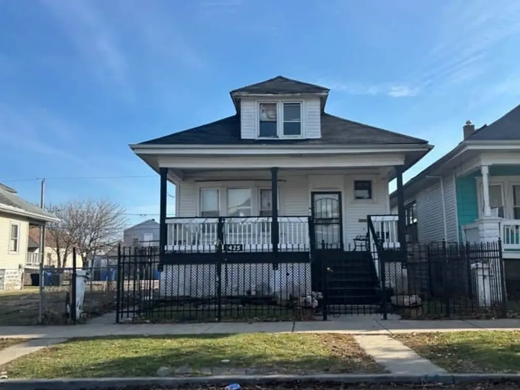 1425 West 72nd Street Chicago IL 60636