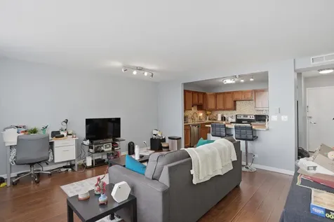 6301 North Sheridan Road Chicago IL 60660