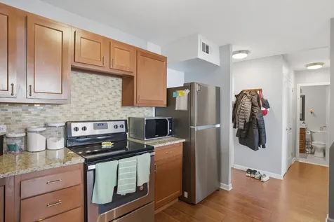 6301 North Sheridan Road Chicago IL 60660