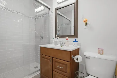 6301 North Sheridan Road Chicago IL 60660