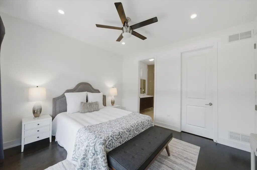 948 North Honore Street Chicago IL 60622